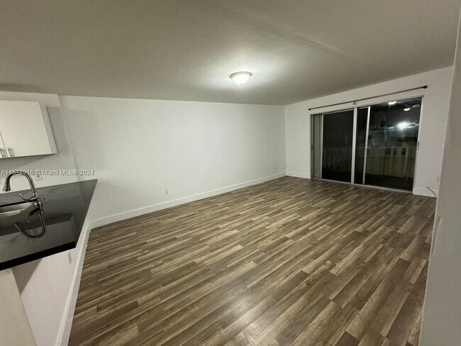 Foto del edificio - 15205 NE 6th Ave