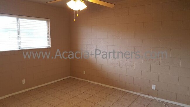 Foto del edificio - 2861 N Columbus Blvd