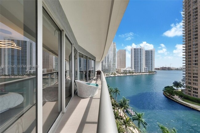 Photo - 465 Brickell Ave Apartment