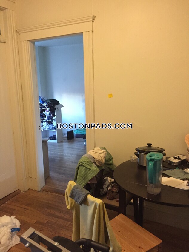 Building Photo - 1185 Boylston St