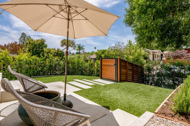 Foto del edificio - 5237 Irvington Pl