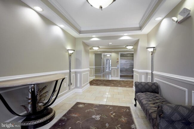 Building Photo - 300 King Farm Blvd