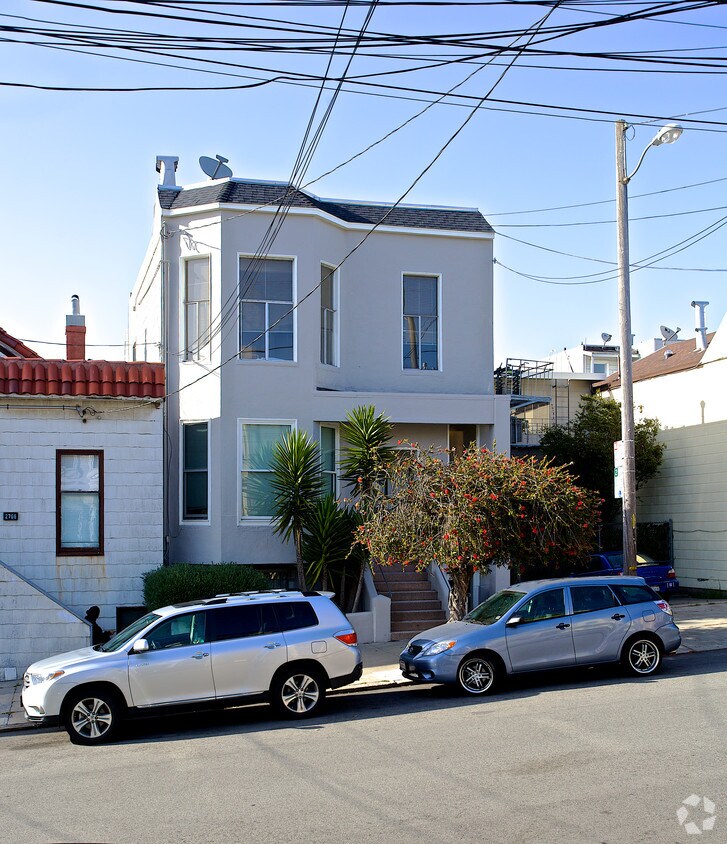 Foto del edificio - 2760-2762 Golden Gate Ave