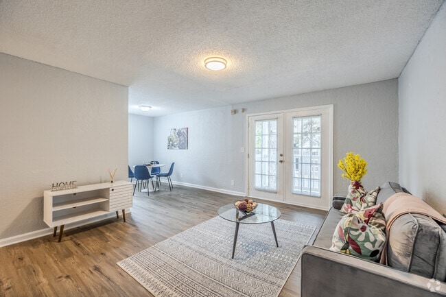 1BR, 1BA - 818SF - Living Room - Woodside Village