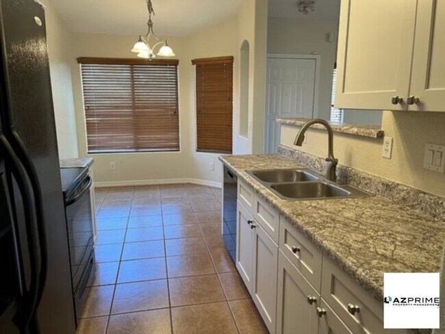 Building Photo - single story family home