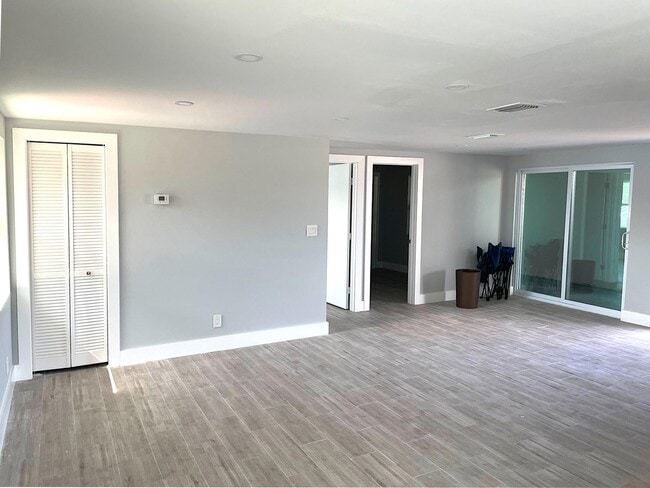 Building Photo - 836 Almeria Rd