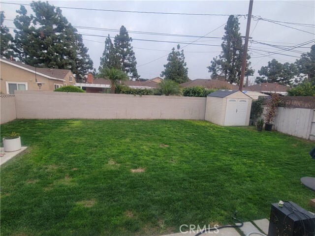 Building Photo - 5506 Castana Ave