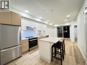 Building Photo - 1360 Victoria St