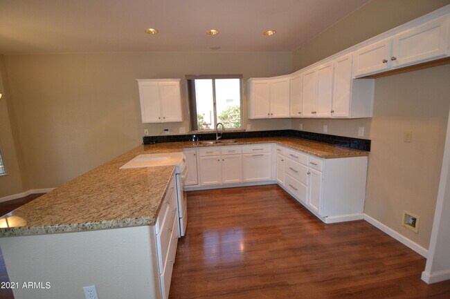 Foto del edificio - 15903 W Falcon Ridge Dr