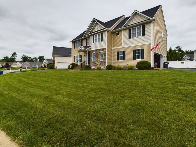 Building Photo - 15260 Willow Hill Lane