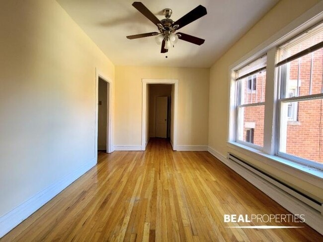 Building Photo - 1 bedroom in CHICAGO IL 60657