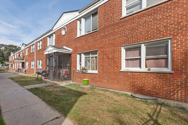 Building Photo - 128 N Menard Ave