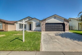 Building Photo - 1938 E Birchwood Dr