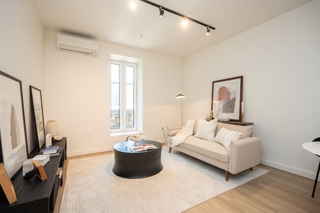 Building Photo - 328 Pacific Ave