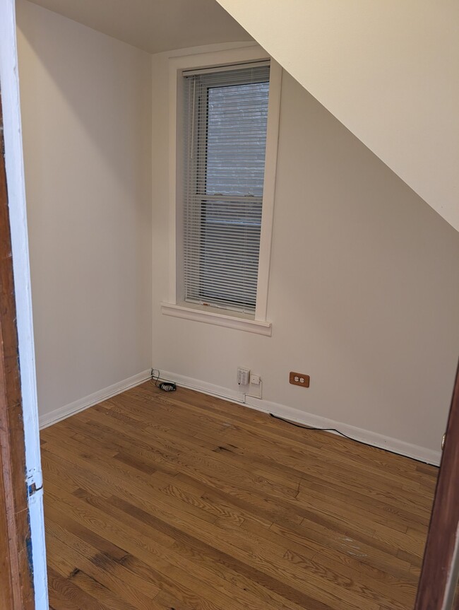 Photo - 1935 N Leavitt St Apartment