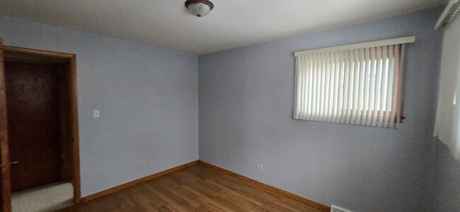 Alternar - 5708 W Park Ave