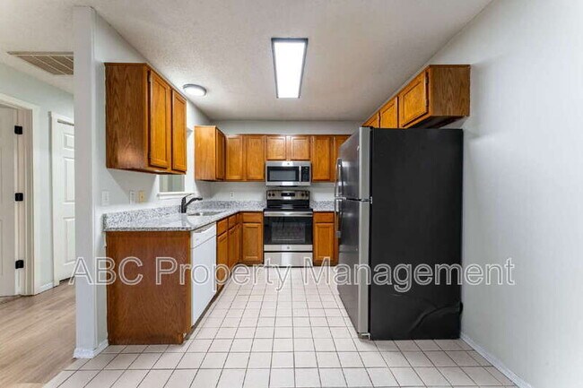 Foto del edificio - 5803 Samantha St