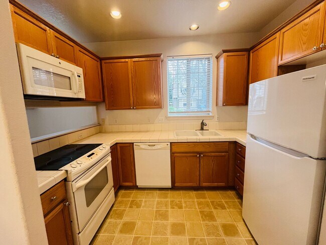 Foto del edificio - Charming Arbor Terrace Gem on Corner Lot, Close to Everything! - Enjoy Your First Full Month Rent...