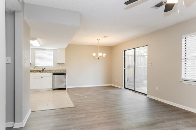 Building Photo - 11122 Hanning Ln