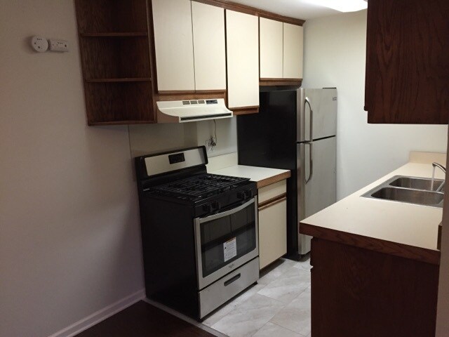 Building Photo - 920 Jonathon Ct