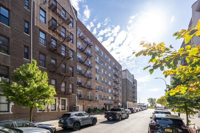 Foto del edificio - 3111 Brighton 2nd St