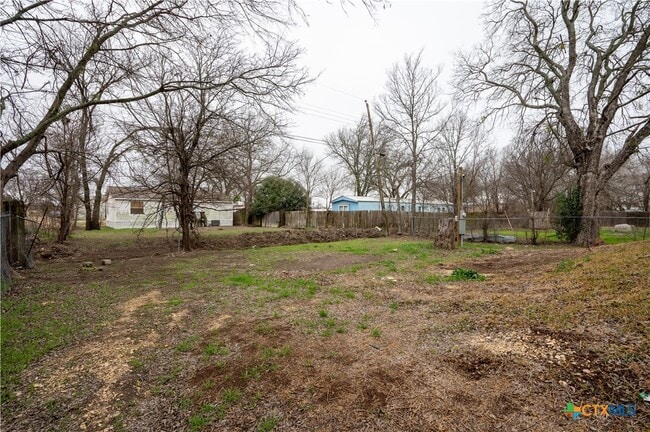 Building Photo - 910 Ashwood Dr