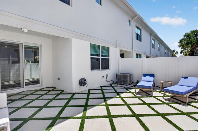 Building Photo - 1835 Sandpiper Pointe Pl