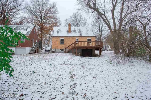 Building Photo - 3 br, 1 bath House - 6 Lloyd Ave