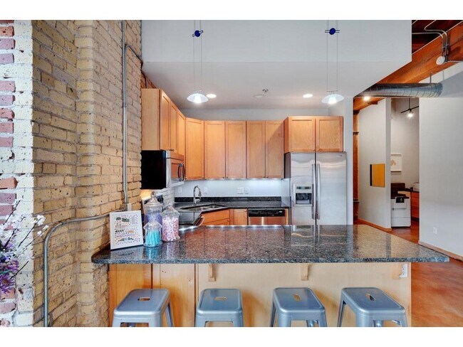 Building Photo - 607 S Washington Ave