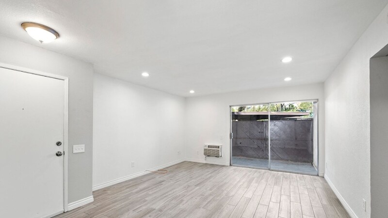 Primary Photo - 7932 Mission Center Ct