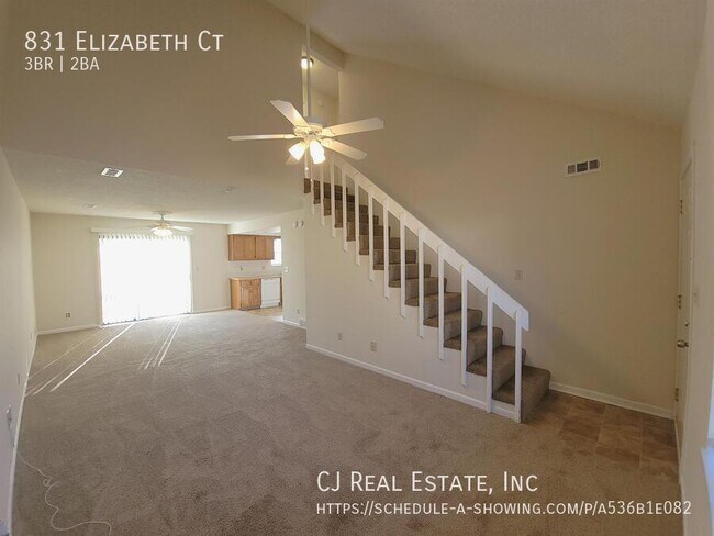 Foto del edificio - 831 Elizabeth Ct