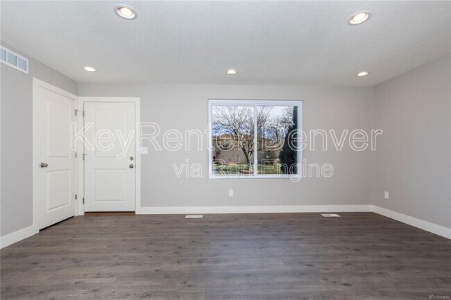 Building Photo - 2517 S Dillon St