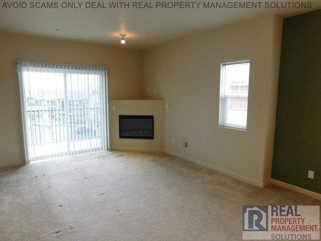 Building Photo - 11830 NW Holly Springs Ln