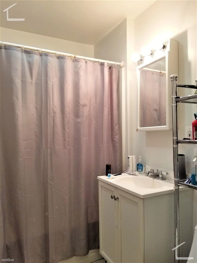 Building Photo - 3 br, 1 bath Apartment - 144 Amory St 1