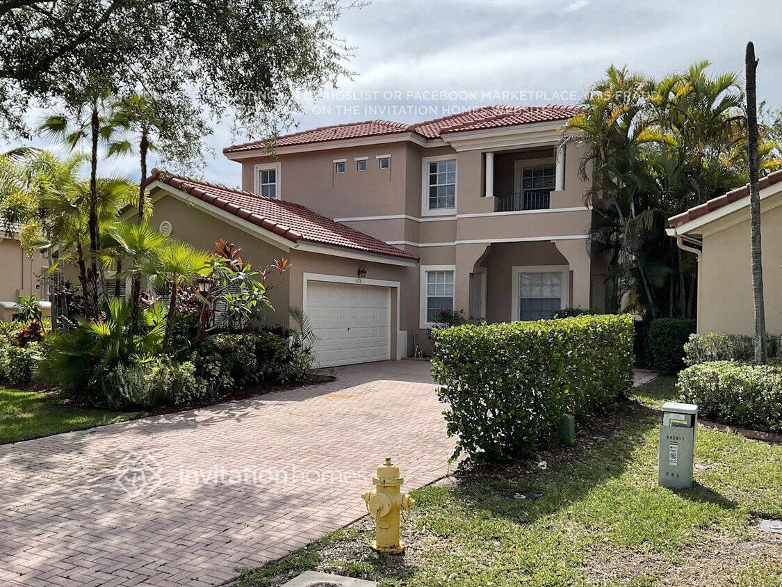 Foto principal - 5828 NW 120th Ave