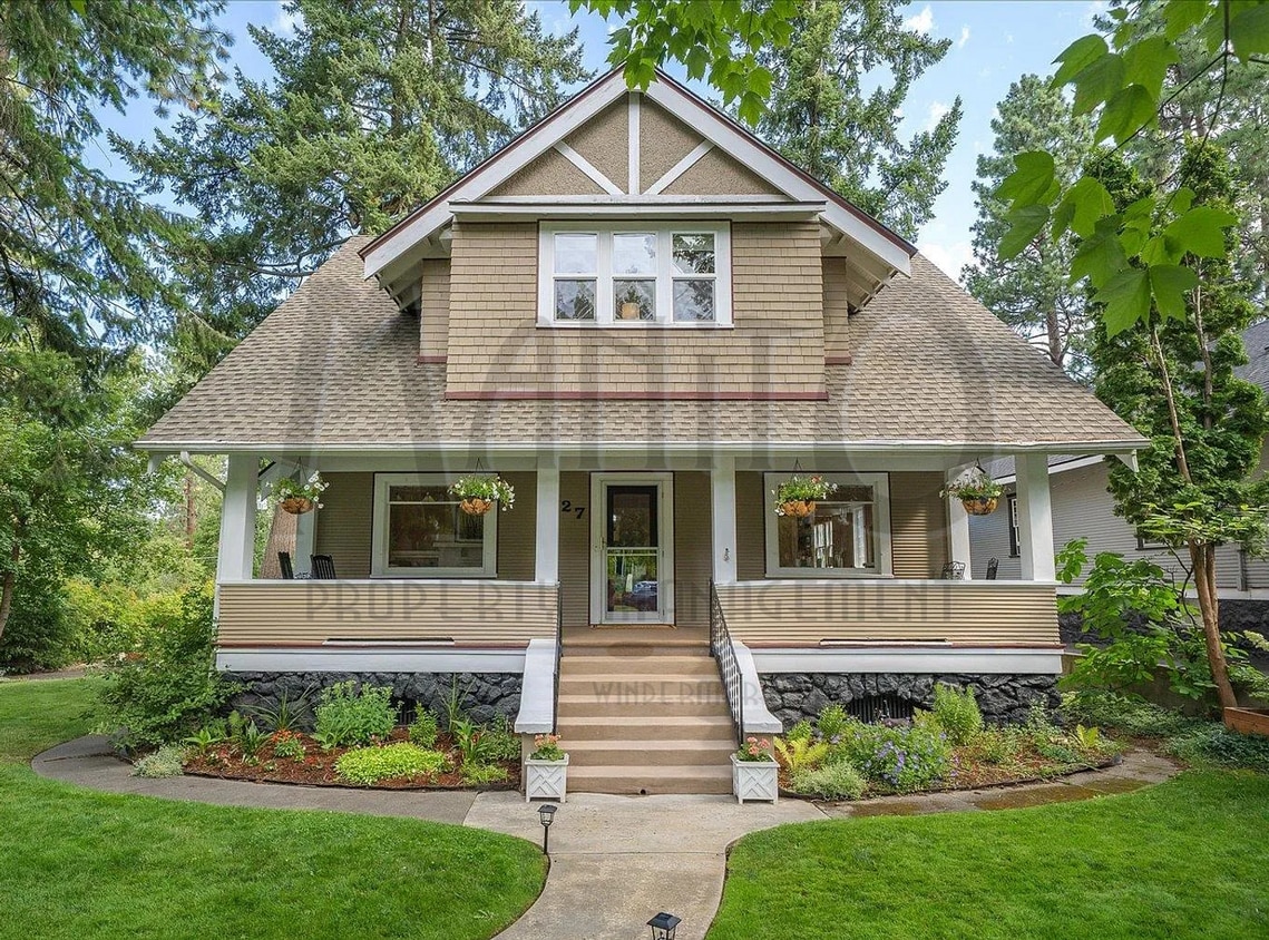 Primary Photo - Stunning South Hill Home