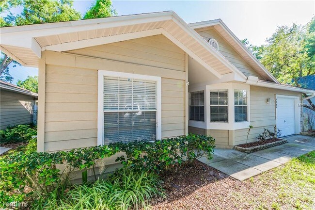 Building Photo - 1484 Cairn Ct