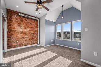 Building Photo - 5734 N Camac St