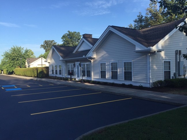 Building Photo - Collegewood Apartments, LLC
