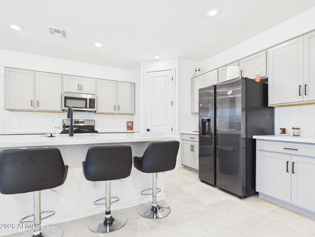 Foto del edificio - 25159 W Bowker St