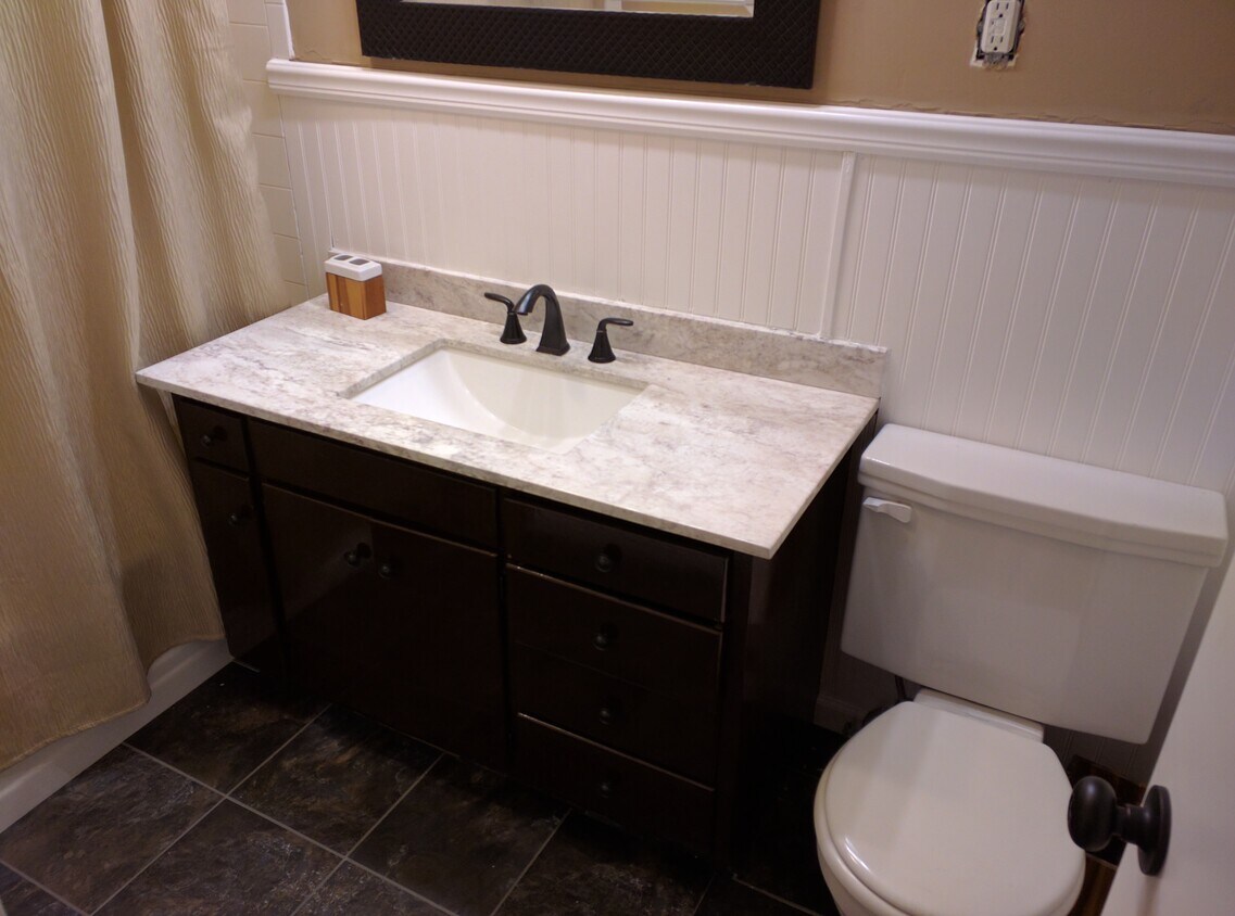 Master Bath - 6503 N Broadway