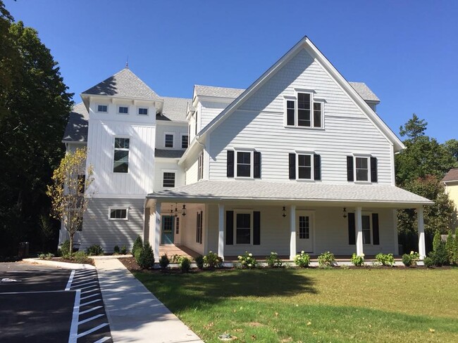 Building Photo - 7 N Salem Rd