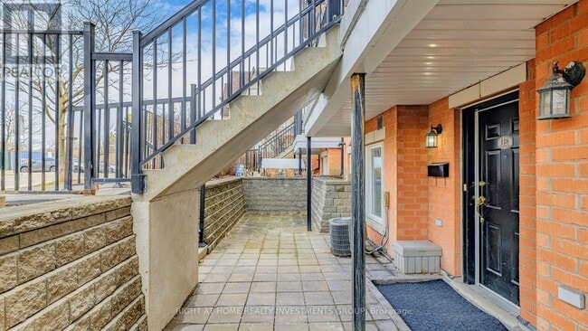 Building Photo - 316 John St.