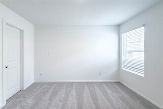 Building Photo - 3005 Highbank Dr