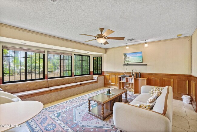 Foto del edificio - 10307 Donna Ave