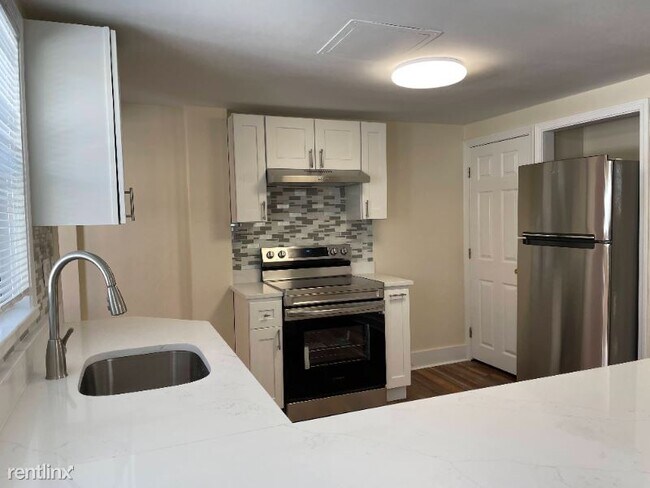 Foto del edificio - 2 br, 1 bath Townhome - 3 Sudbury Ct