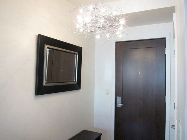 Building Photo - Stunning 2 Bedroom 2 Bath condo, with 2 Parking spots in the heart of vibrant Kirkland for Rent