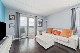 Building Photo - 200 Cove Way