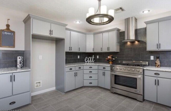 Building Photo - Beautiful Remodeled Home—-Will go fast!!!