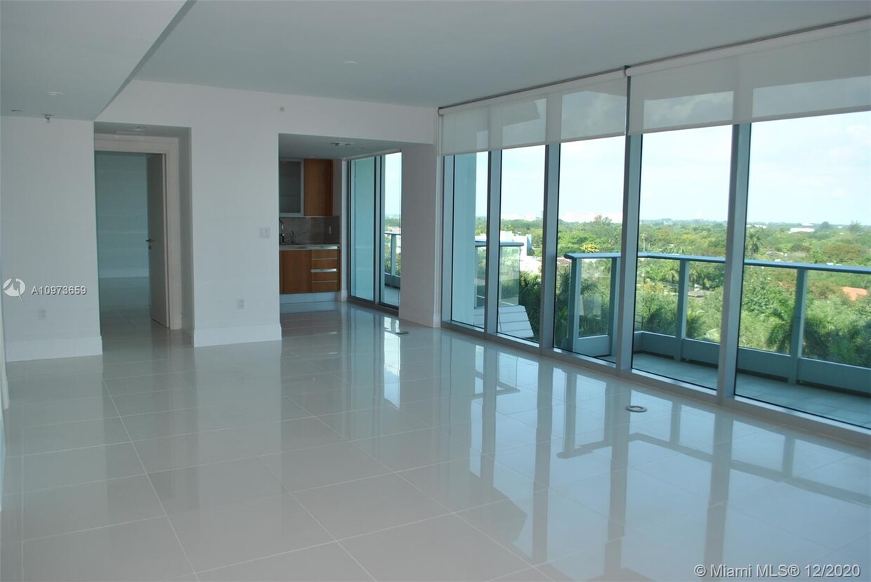 Primary Photo - 2627 S Bayshore Dr
